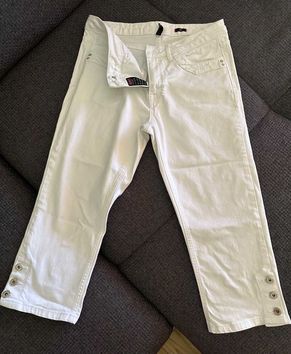 Продавам Дамски дънки