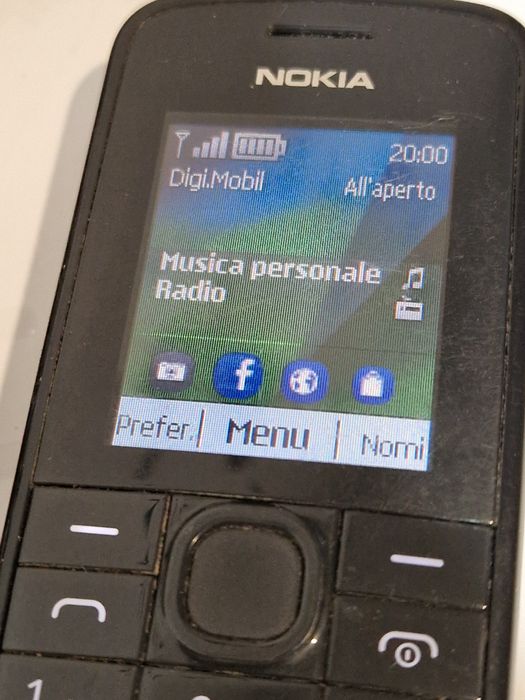 Telefon Nokia cu butoane cu încărcător original