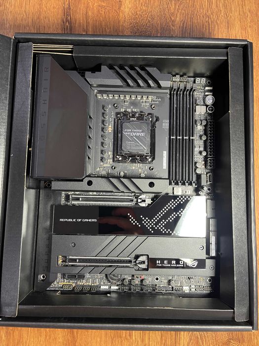 Placa de baza Asus ROG CROSSHAIR X670E HERO