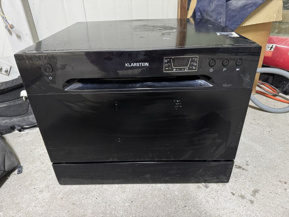 Vând mașină de spălat vase Klarstein, model compact, ideală pentru apartament sau spații mici.