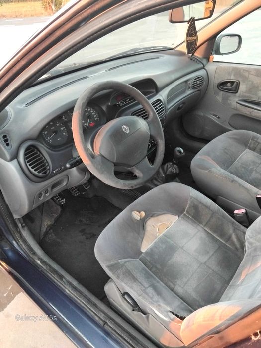 Vând Renault megane