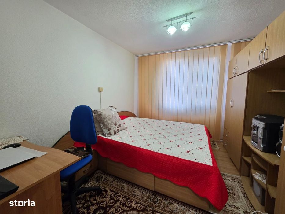 3 camere, decomandat, zona Smirodava, 2 băi, mobilat și utilat, 72 mp
