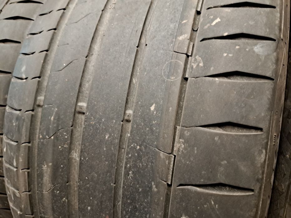 Set anvelope 295/35 R21 cu 265/40 R21 Continental dot 2023