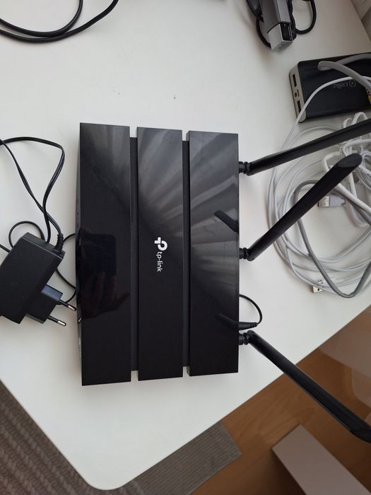 Pachet Electronice IT si Smart Home: Router Gigabit, Extender, WebCam Microsoft HD, Priza Inteligenta Tapo