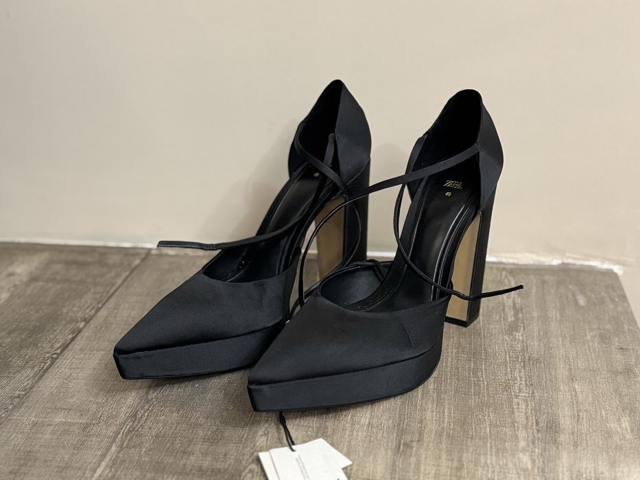 Обувки на висок ток Zara