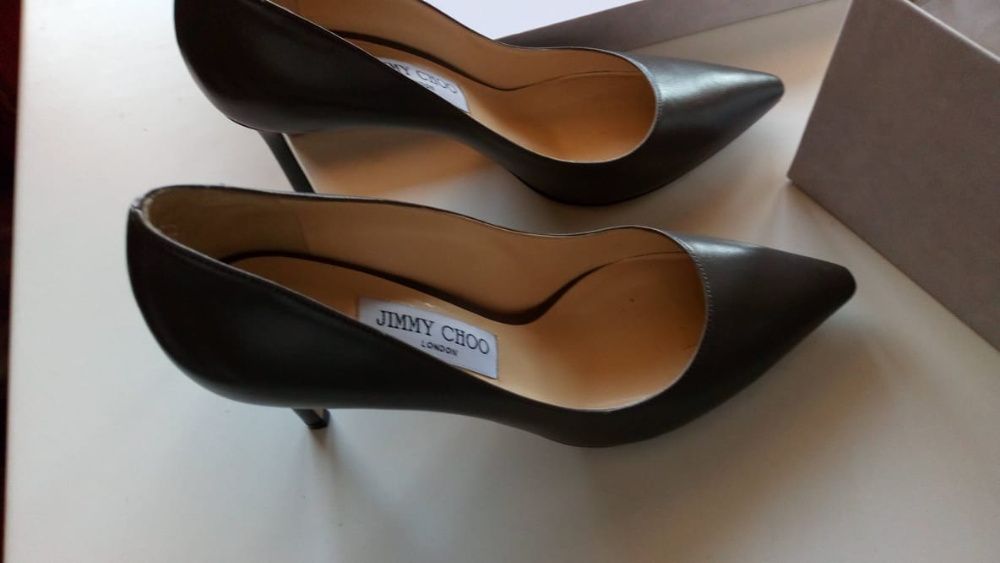 Елегантни обувки Jimmy Choo, номер 38,5 с ток 9 см