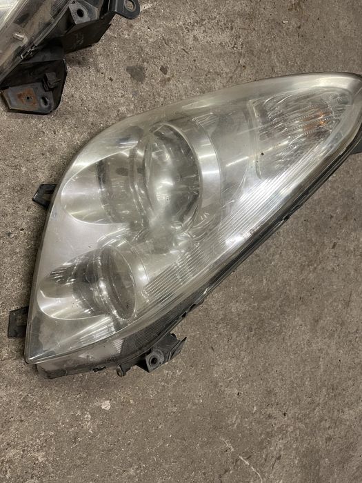 Фар десен Toyota Corolla Verso