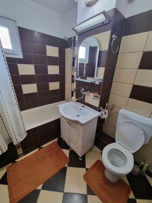 De închiriat apartment 2 camere.