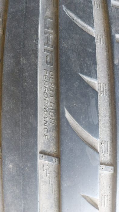 Продам шины в отличном состоянии