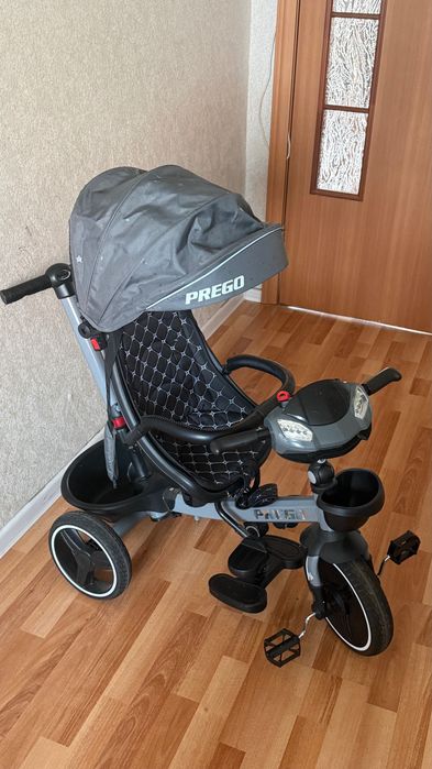 Велосипед с родительской ручкой, есть музыка