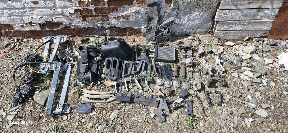 Продам запчасти на приору