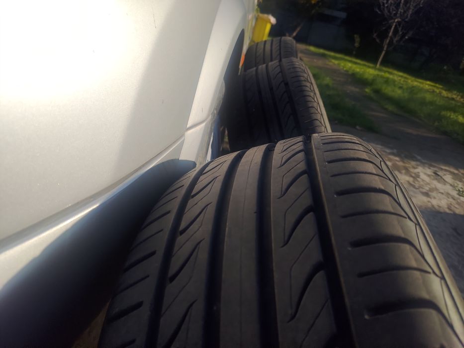 Set 4 roti aliaj cu anvelope 215/55/16 vara