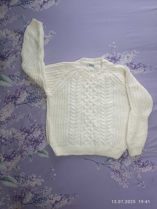 Продаётся женский свитер