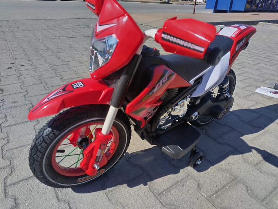 Акумулаторен мотор с помпещи гуми SUPER MOTO червен