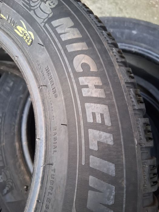 215 60 16 MICHELIN 2бр летни дот 2023г