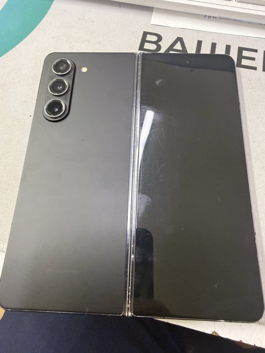 Galaxy Z Fold 5 чоткий состаяния