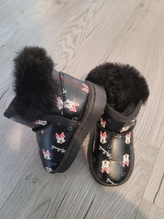 Ugg-uri  fetite marimea 22