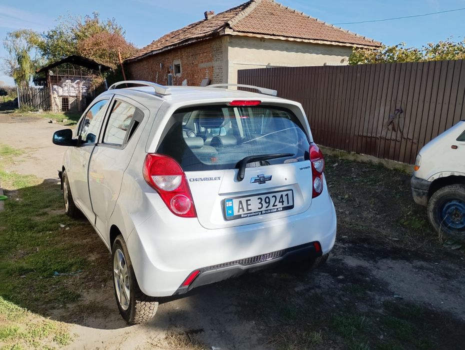 Chevrolet spark.