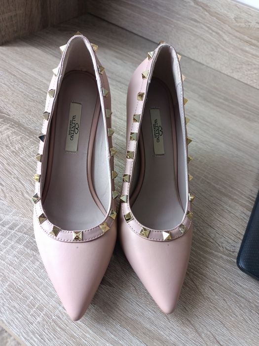 Продаются туфли женские