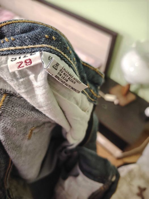 Продавам дънки, панталони