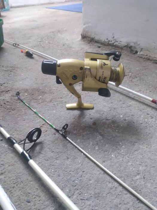 Продам удочки готовые и ящик