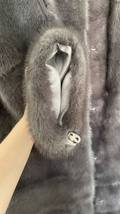 Продам норковую шубу