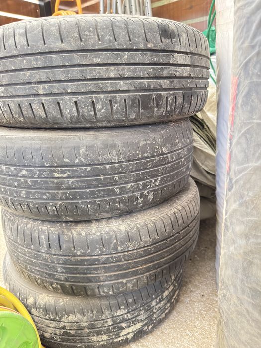 Продам шины с дисками 185/60 R15