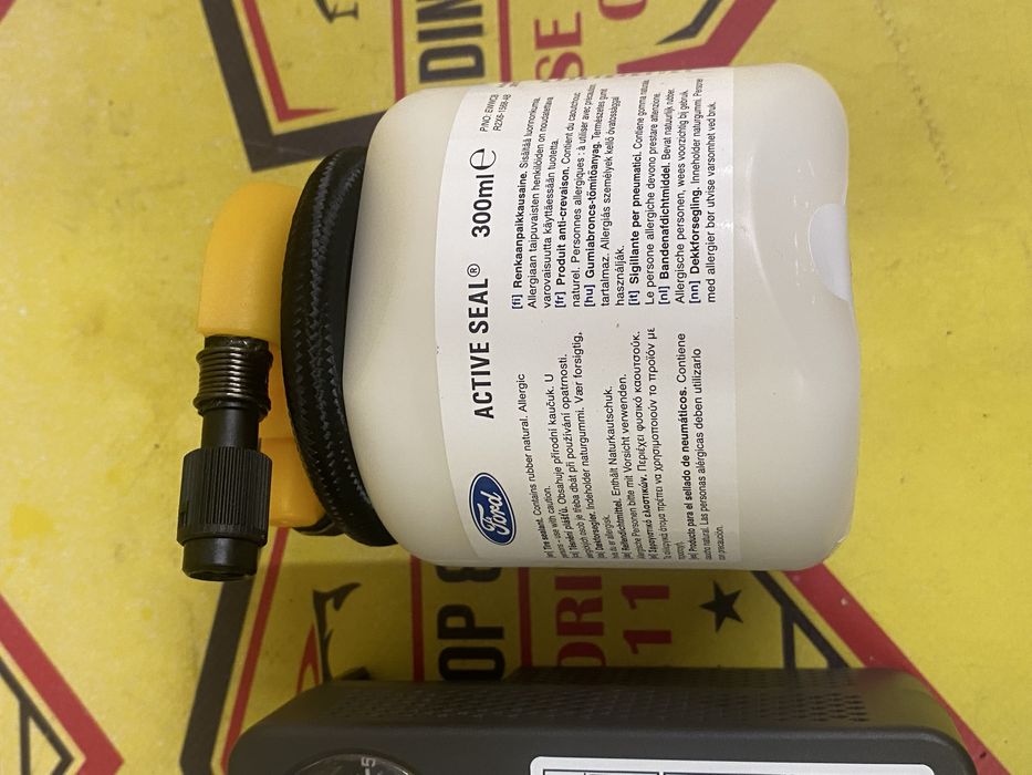 Kit pana compresor auto umflat roti OE Ford neutilizat kit pana 12V120