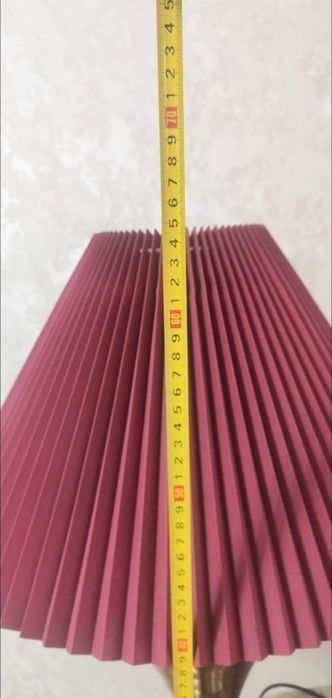 Красивый торшер (светильник).