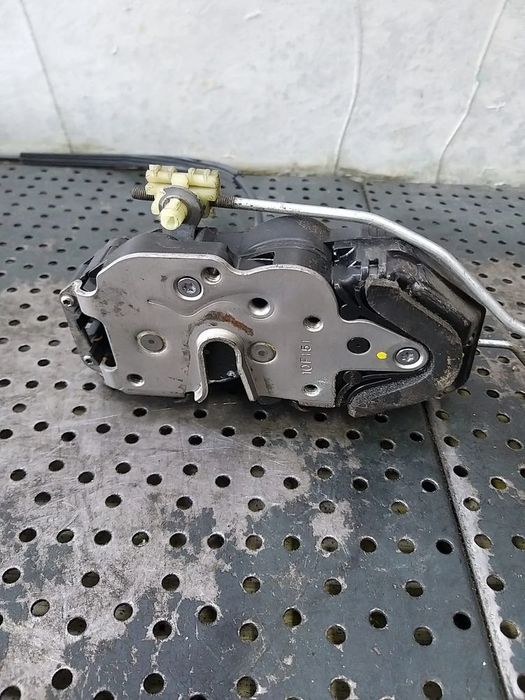 Broasca usa stanga spate opel astra j 3023881lh1