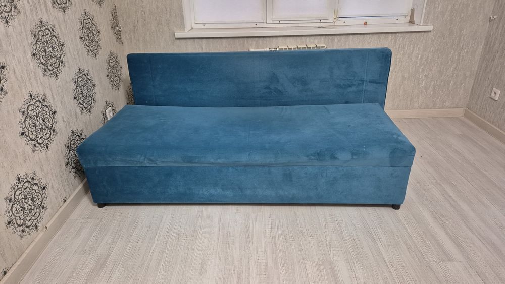 Продаеться б/у диван, матрас 160х200