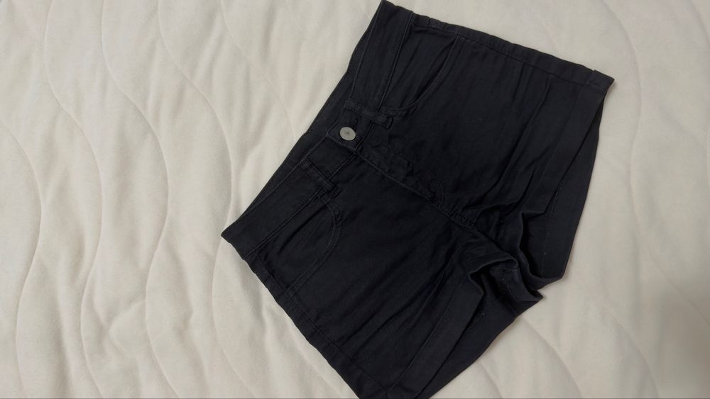 Стилни къси панталонки