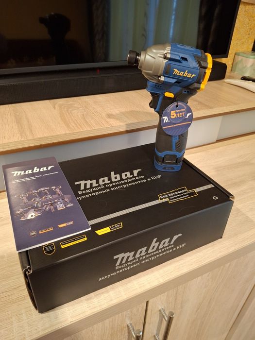 Аккумуляторый  ударный  винтовёрт