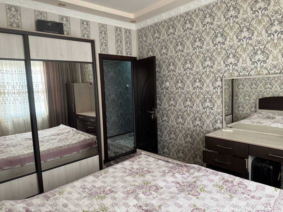 Massiv qo'yliq 5, 3v4 xonalik uy sotiladi. 78 m²