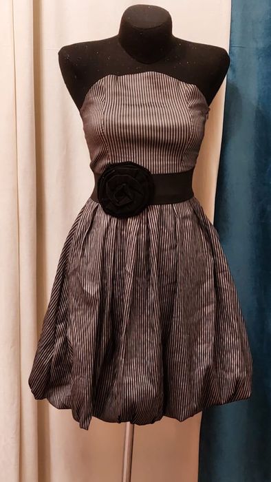 Продаю женские платья