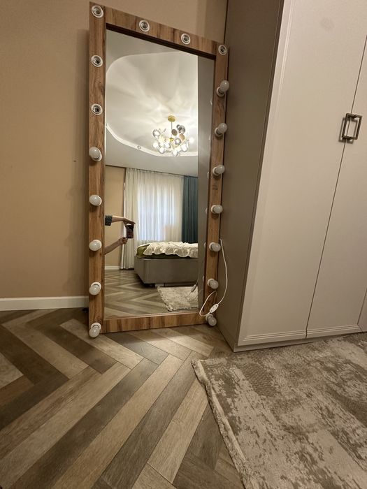 Гримерное или голливудское зеркало