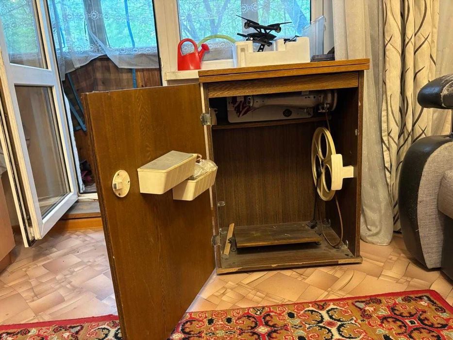 Швейная машинка ножная