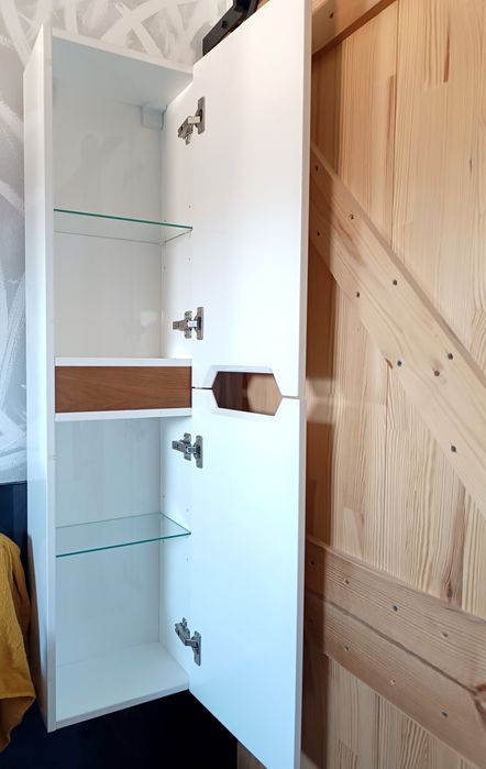 Колони шкафове за баня  Vicard