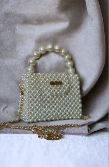 Xrustal va durdan yasalgan sumkalar