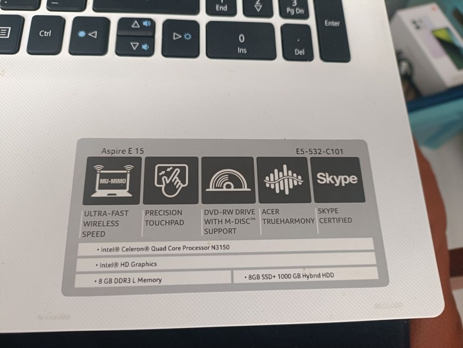 Vând componente laptopuri