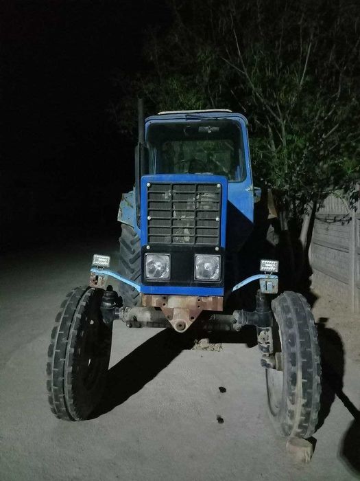 traktor sotiladi