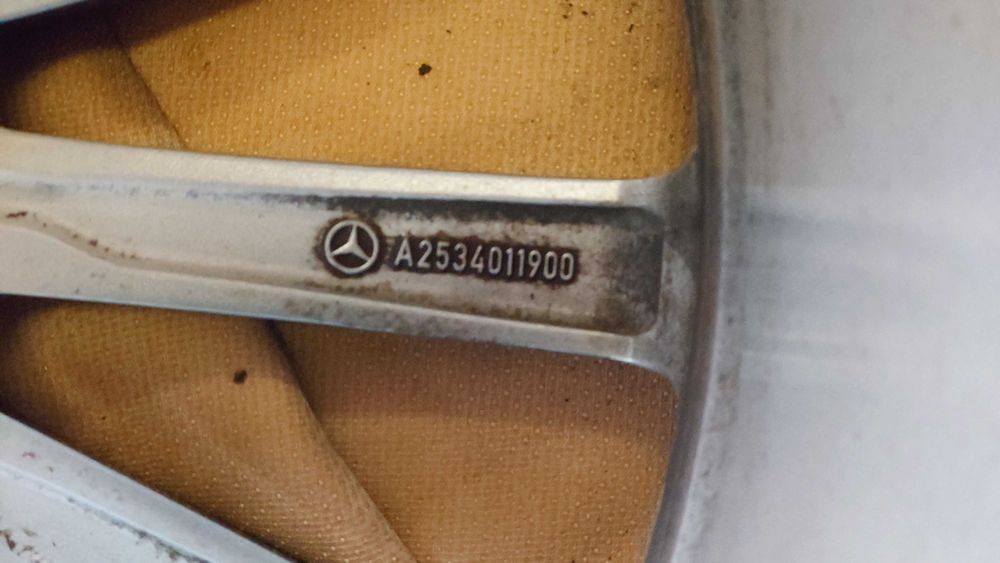 Джанти с гуми за Мерцедес 20 цола