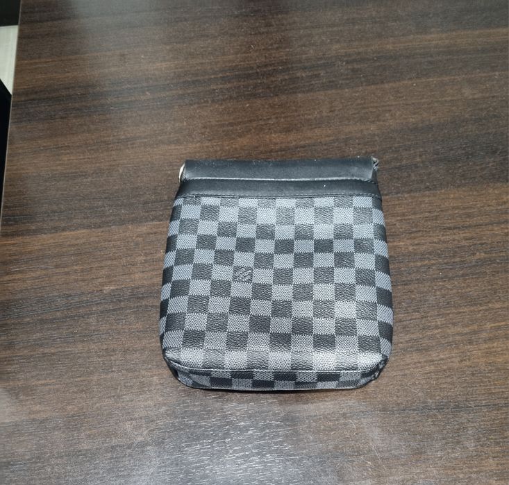 Gentuță  borseta LOUIS VUITTON