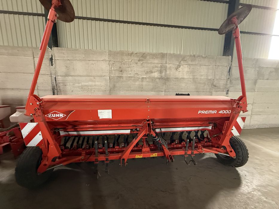 Vand semanatoare de paioase Kuhn premia 4000