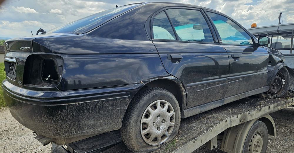 Хонда Акорд 6 1.8 136к.с на части Honda Accord 6 1.8 136 na chasti