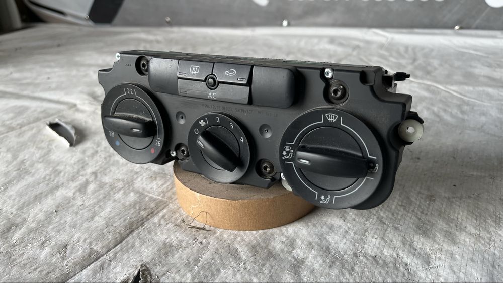 Панел климатик VW Passat B6 (2005-2011)