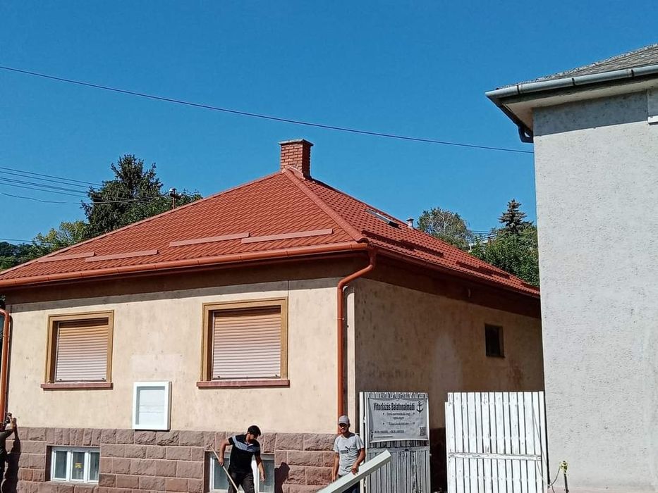 firmă specializată ân acoperișuri 


1. Reparatii Acoperis,
2. Montaj