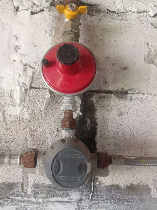Vând instalație ( centralina) GPL , Petru 4 butelii