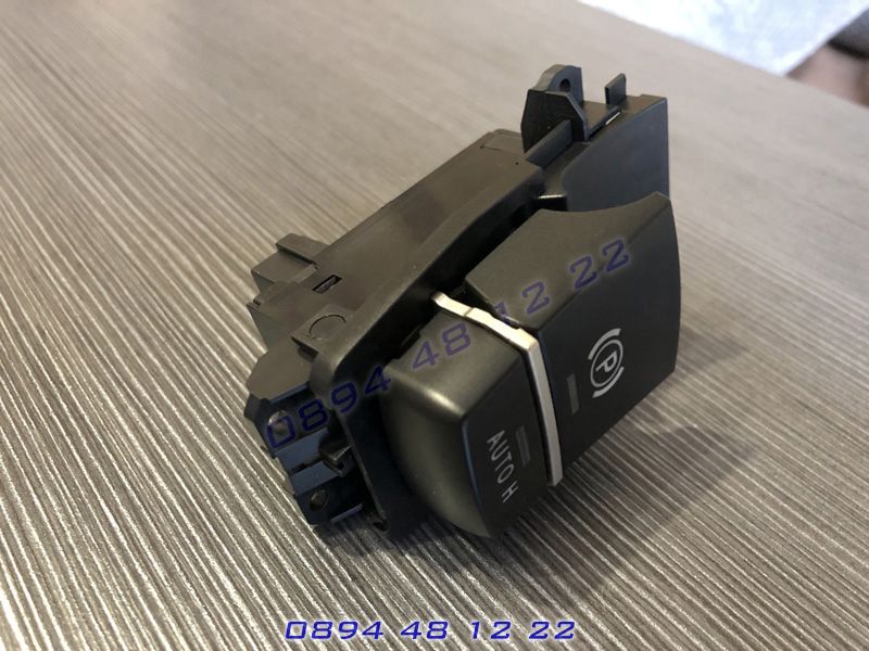 Бутон Копче Ел Ръчна Спирачка BMW 7 F01-F02 GT F07 X5 F15 БМВ Ф01 Ф07