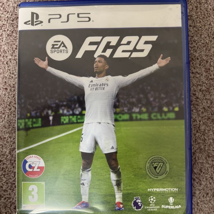 Vand FC 25 (FIFA 25) pentru PS5 – ca nou!